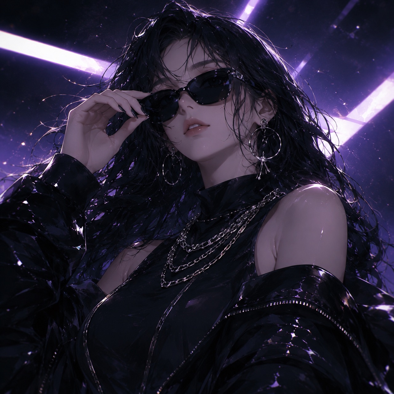 戴着墨镜的 KYRA，站在紫色夜光中